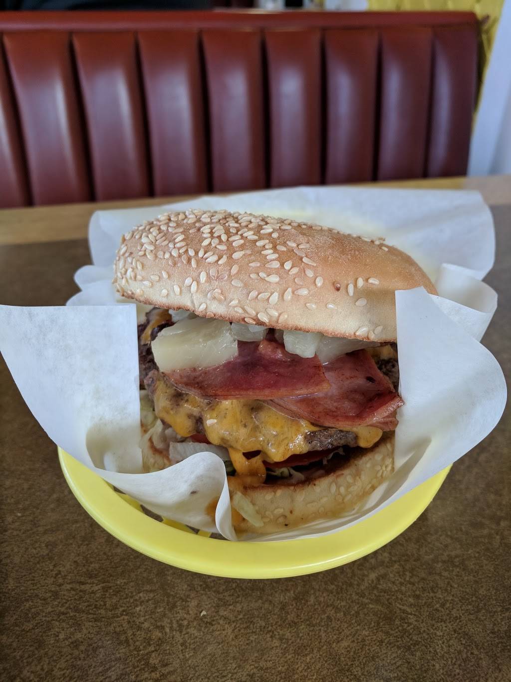 Giant Drive In | restaurant | 15840 Boones Ferry Rd, Lake Oswego, OR 97035, USA | 5036360255 OR +1 503-636-0255