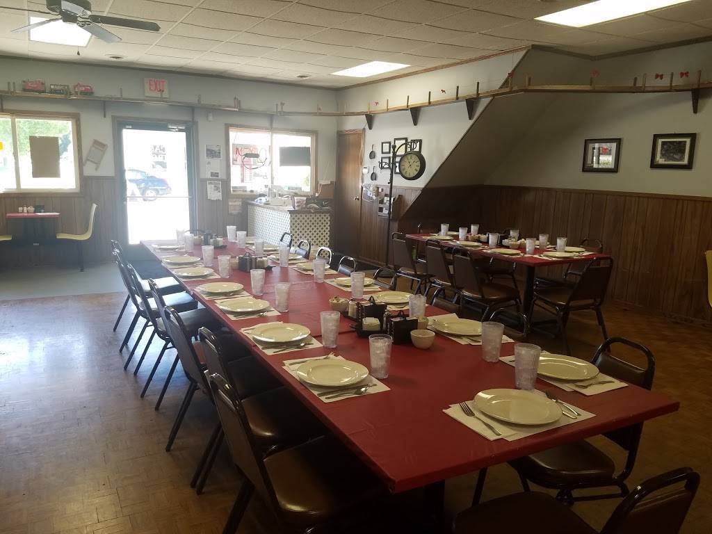 Cast Iron Kitchen | restaurant | 110 W Main St, Manton, MI 49663, USA | 2318244244 OR +1 231-824-4244