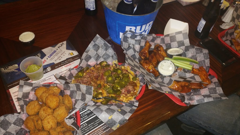 Wings Over Texas Bar & Grill | restaurant | 605 W Plantation Dr, Clute, TX 77531, USA | 9792652418 OR +1 979-265-2418