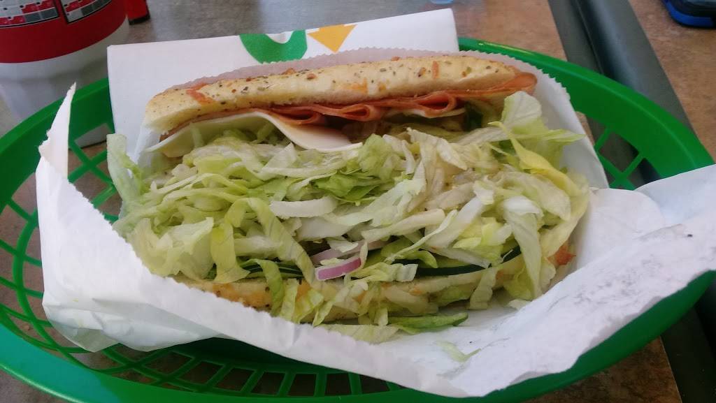 Subway Restaurants | restaurant | 6805 N 19th Ave #125, Phoenix, AZ 85015, USA | 6028410726 OR +1 602-841-0726