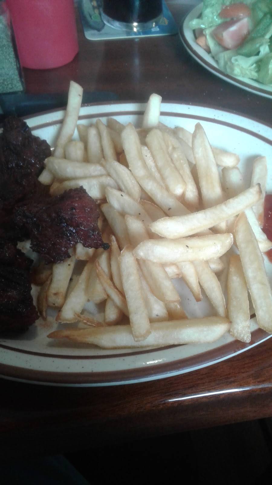 Caseys | restaurant | 173 Broadway, Somerville, MA 02145, USA | 6176255195 OR +1 617-625-5195