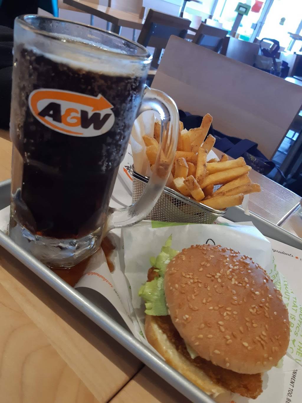 A&W Canada | restaurant | 3318 Keele St, North York, ON M3M 2H7, Canada | 4165469666 OR +1 416-546-9666