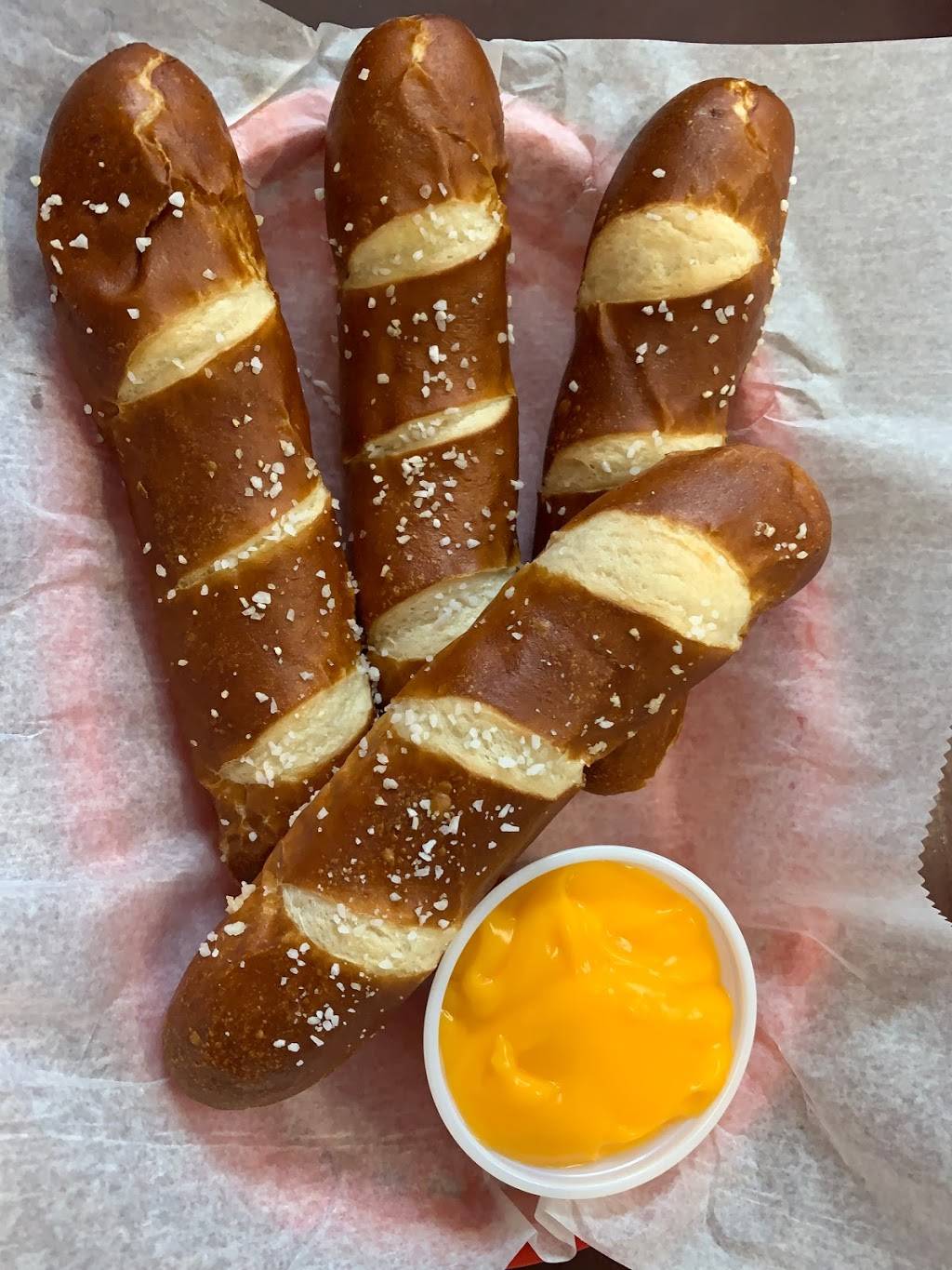 Campanas Pizza, Market & Catering | restaurant | 203 West 8th St, Lorain, OH 44052, USA | 4402420627 OR +1 440-242-0627