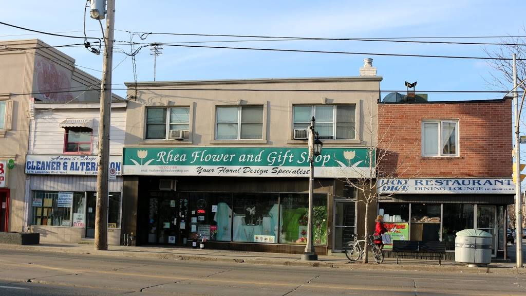 Lucky Dice Restaurant | restaurant | 2868 Lake Shore Blvd W, Etobicoke, ON M8V 1J2, Canada | 4162514033 OR +1 416-251-4033