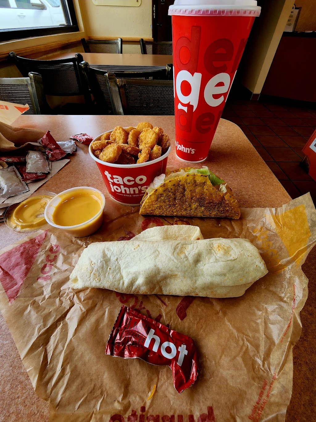 Taco Johns | restaurant | 126 S Front St, Chamberlain, SD 57325, USA | 6057344115 OR +1 605-734-4115