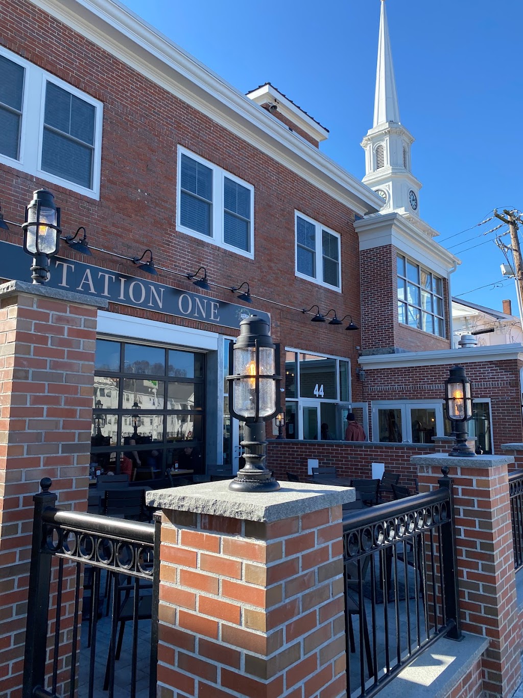 Station One by Shovel Town Brewery | restaurant | 44 School St, Foxborough, MA 02035, USA | 7742155144 OR +1 774-215-5144