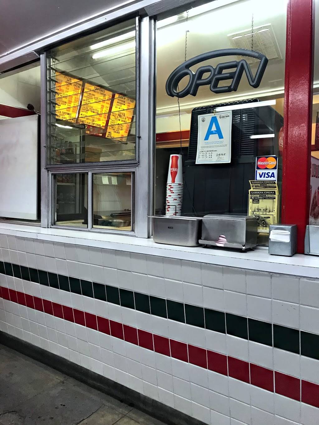 Gigis pizza | restaurant | 16006 Crenshaw Blvd, Gardena, CA 90249, USA | 3103270355 OR +1 310-327-0355