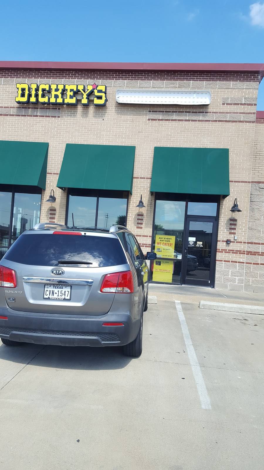 Dickeys Barbecue Pit | restaurant | 502 N Interstate 35 Rd, Red Oak, TX 75154, USA | 9725762121 OR +1 972-576-2121