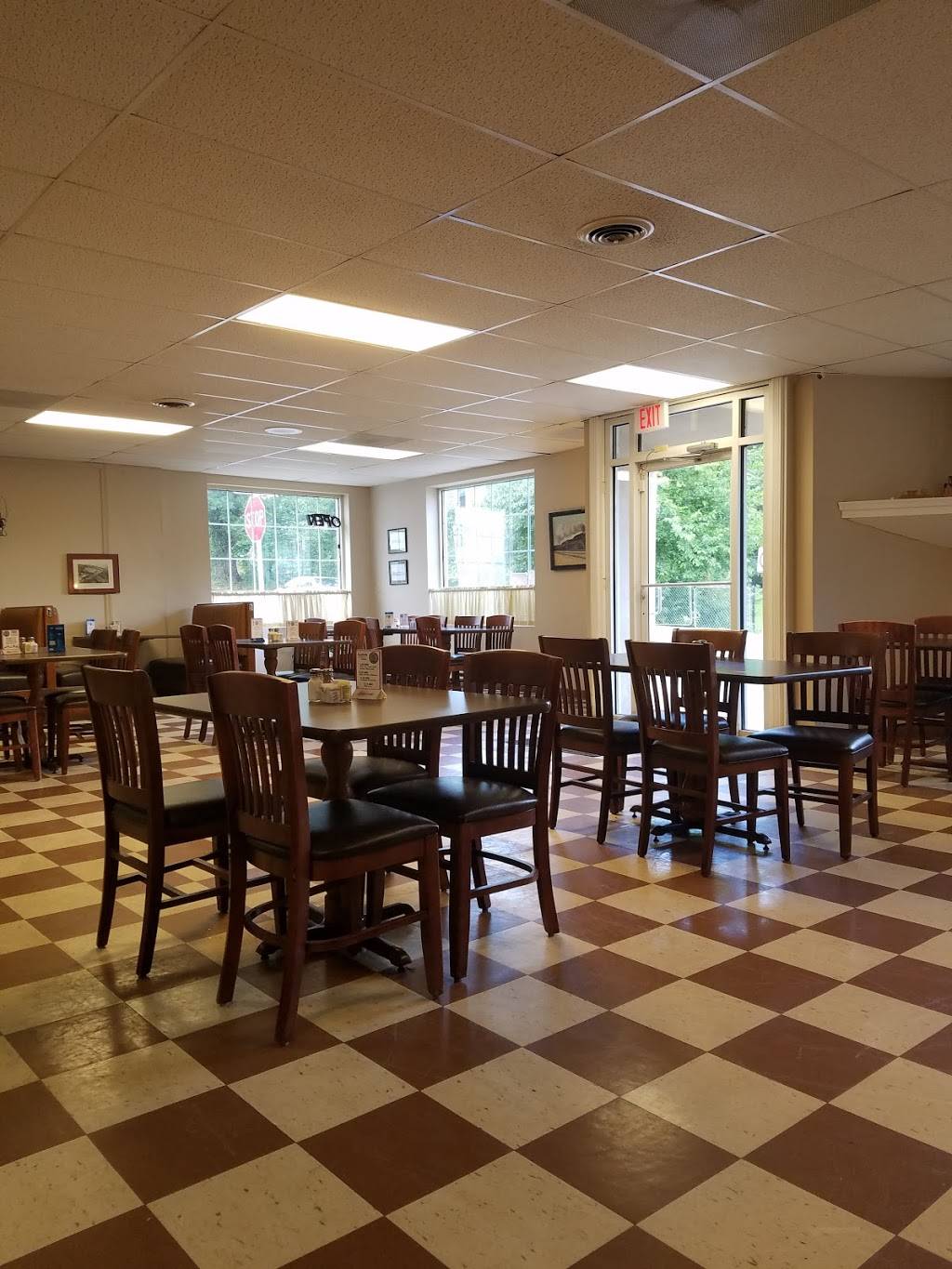 Rail Yard Restaurant | restaurant | 1957 Church St, Appomattox, VA 24522, USA | 4343528779 OR +1 434-352-8779