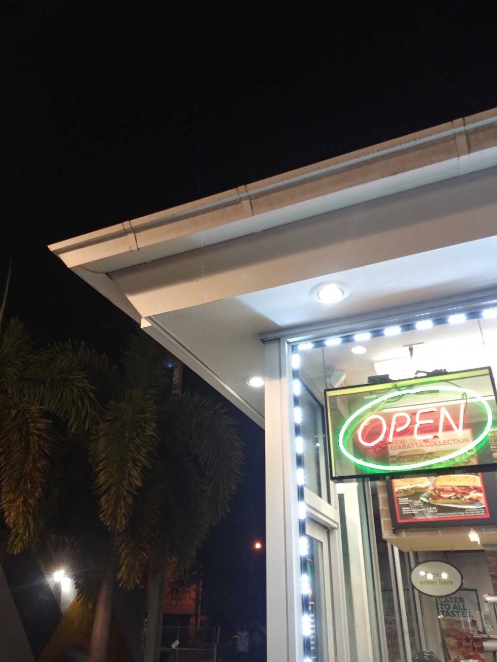 Subway Restaurants | restaurant | 2312 Hollywood Blvd, Hollywood, FL 33020, USA | 9544046260 OR +1 954-404-6260