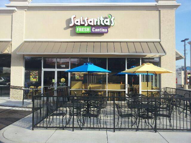 Salsaritas Fresh Mexican Grill | restaurant | 105 Moss Grove Blvd, Knoxville, TN 37922, USA | 8653946810 OR +1 865-394-6810