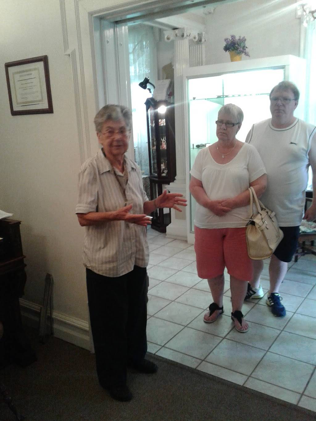 The Falcon Nest | restaurant | 715 Locust Ave, Fairmont, WV 26554, USA | 3043689395 OR +1 304-368-9395