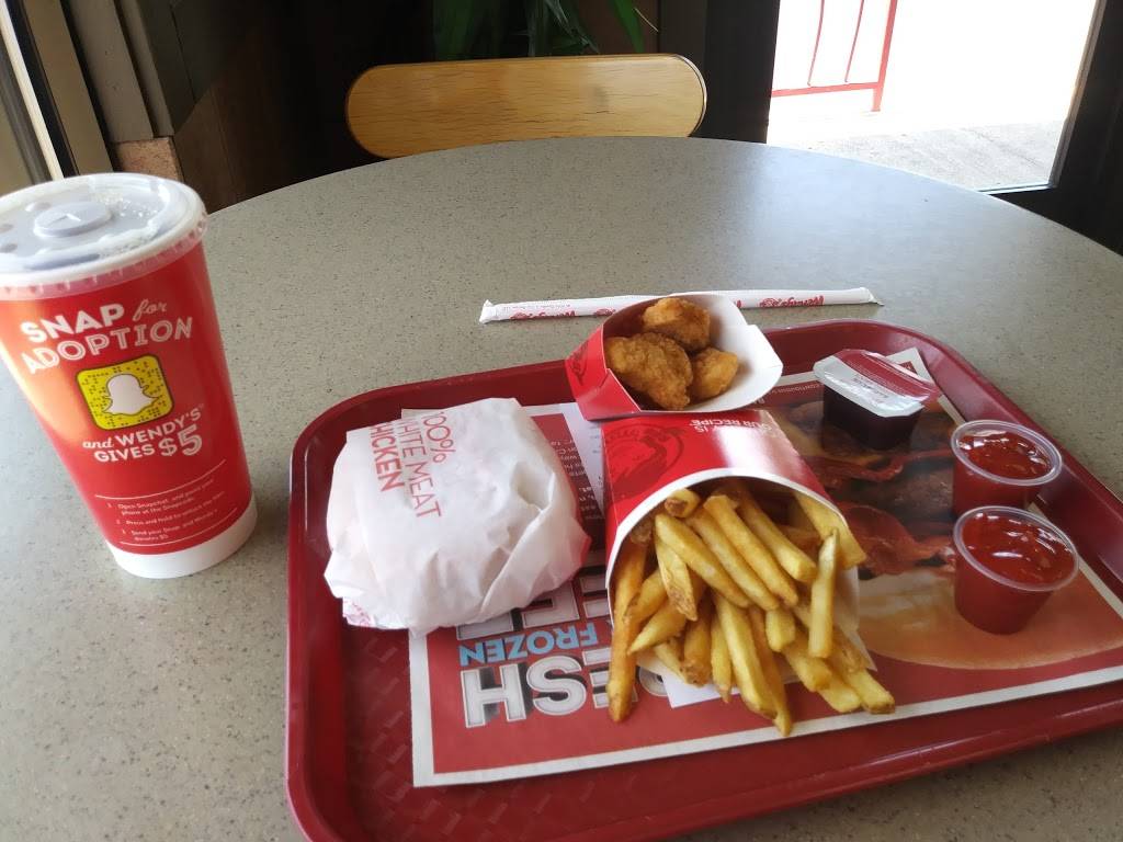 Wendys | restaurant | 1047 Madison St, Shelbyville, TN 37160, USA | 9316859886 OR +1 931-685-9886