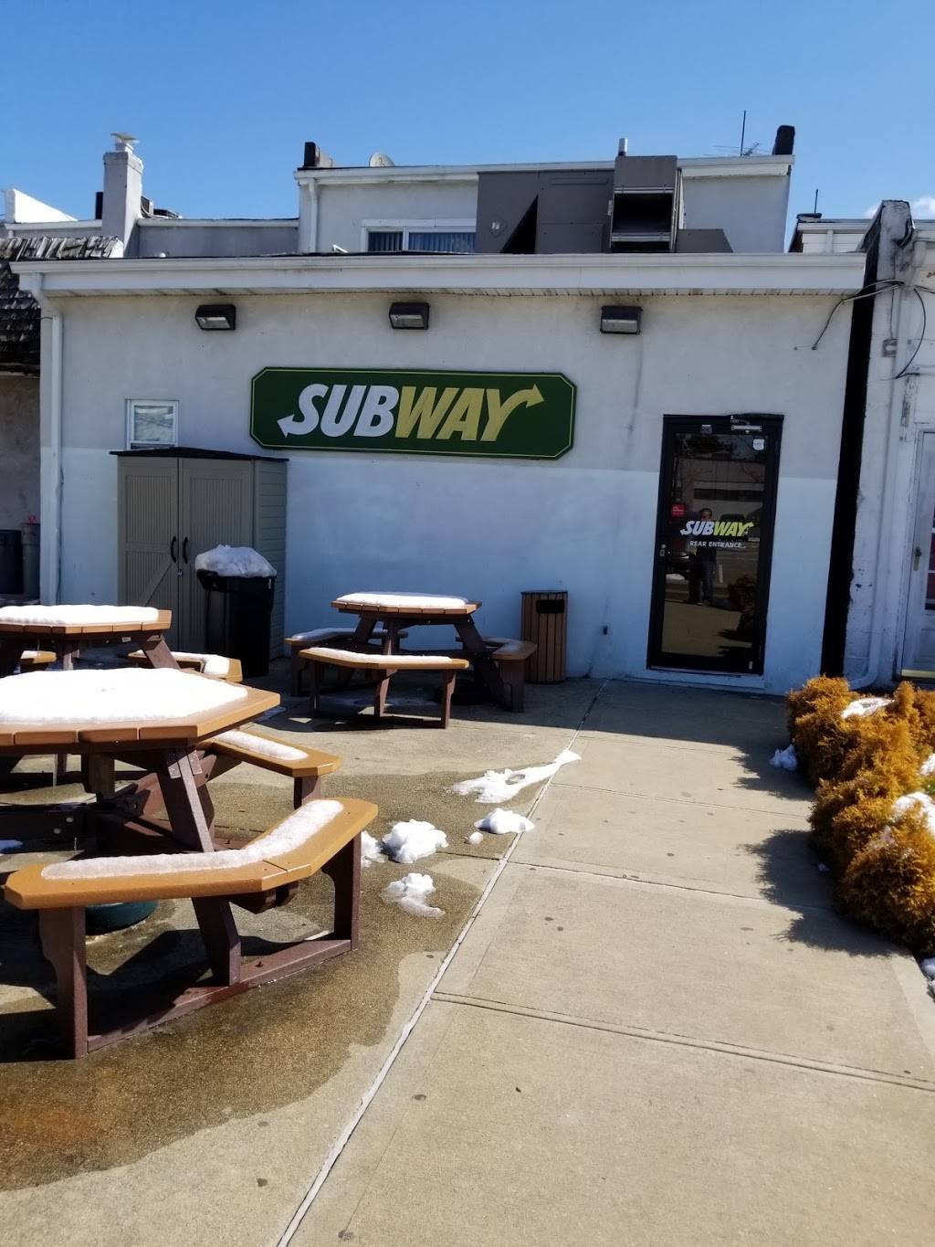 Subway Restaurants | restaurant | 1220 Old Country Rd, Westbury, NY 11590, USA | 5162222661 OR +1 516-222-2661