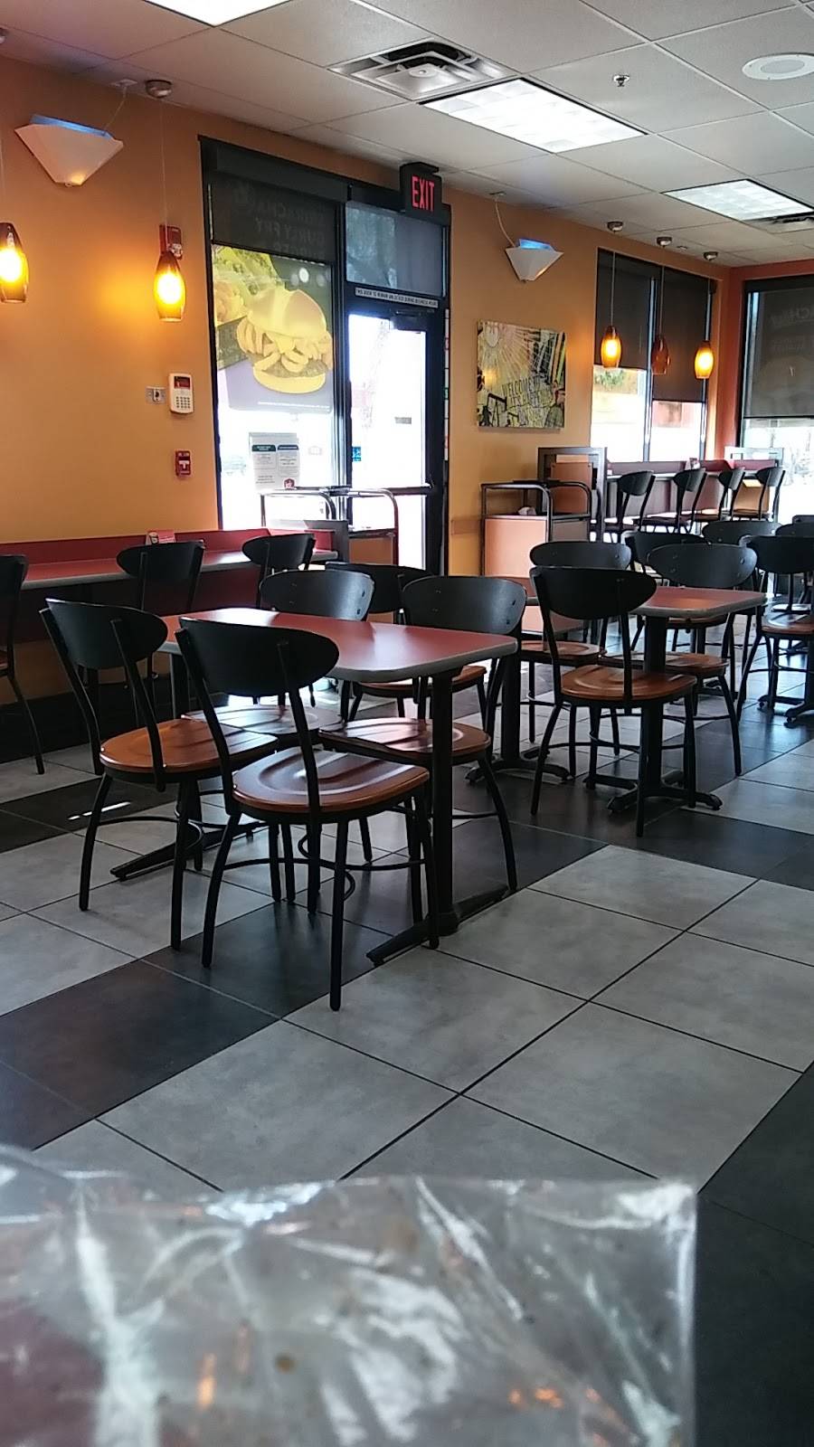 Jack in the Box | restaurant | 2711 S 40th St, Phoenix, AZ 85034, USA | 6024370706 OR +1 602-437-0706
