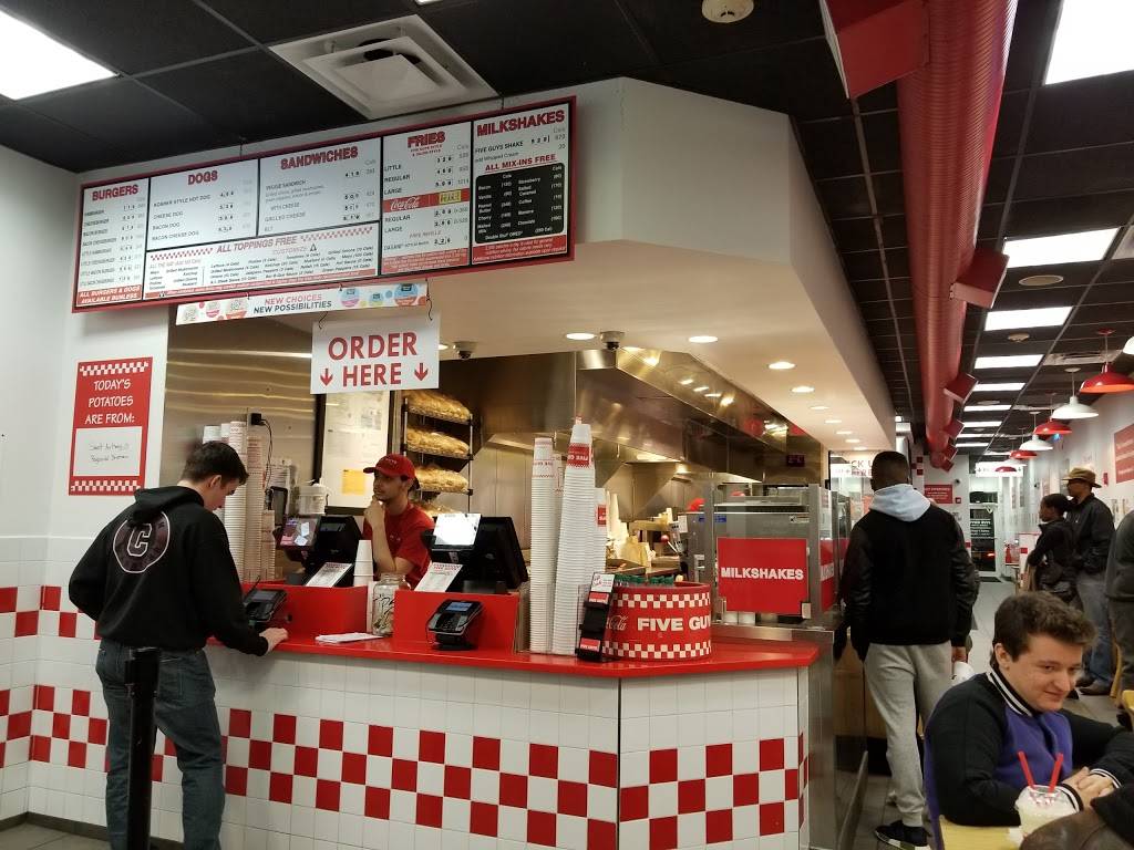 Five Guys | meal takeaway | 61-22 188th St, Fresh Meadows, NY 11356, USA | 7182641818 OR +1 718-264-1818