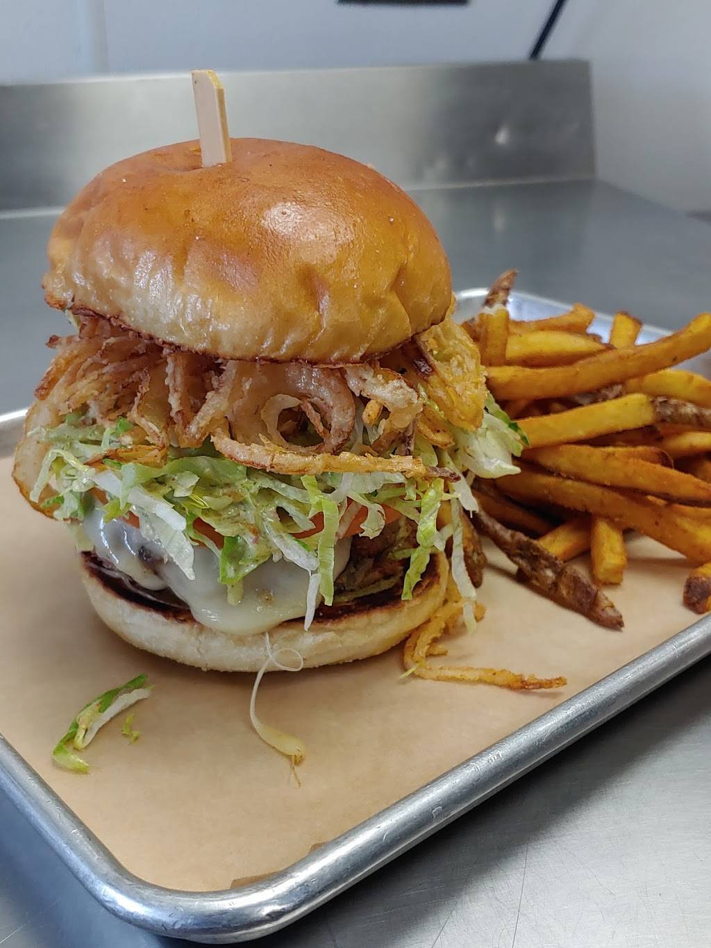 Ernies Burgers | restaurant | 6410 N Durango Dr #110, Las Vegas, NV 89149, USA | 7028404959 OR +1 702-840-4959