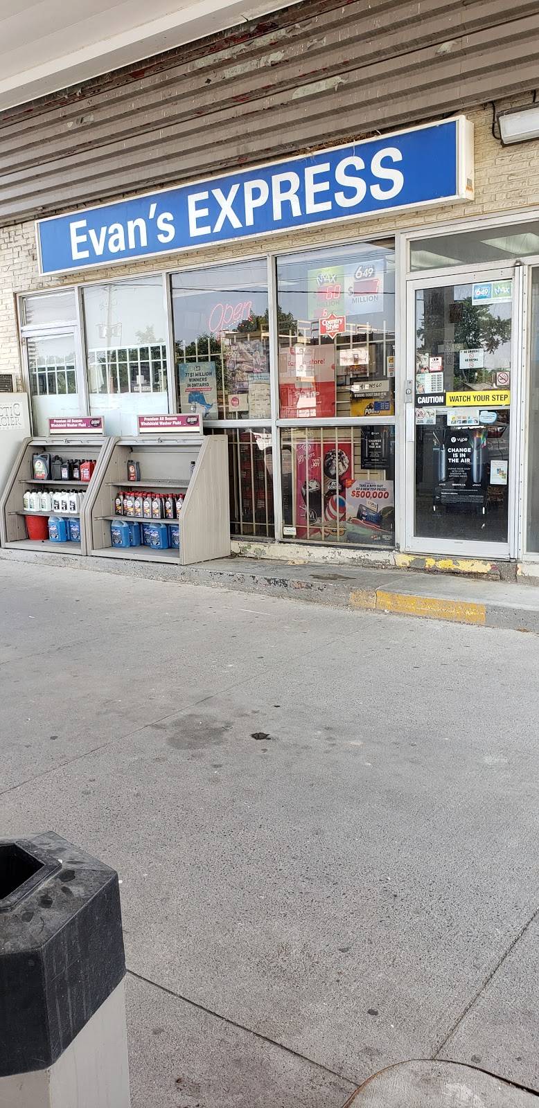Esso | restaurant | 540 Evans Ave, Etobicoke, ON M8W 2V4, Canada | 4162521112 OR +1 416-252-1112