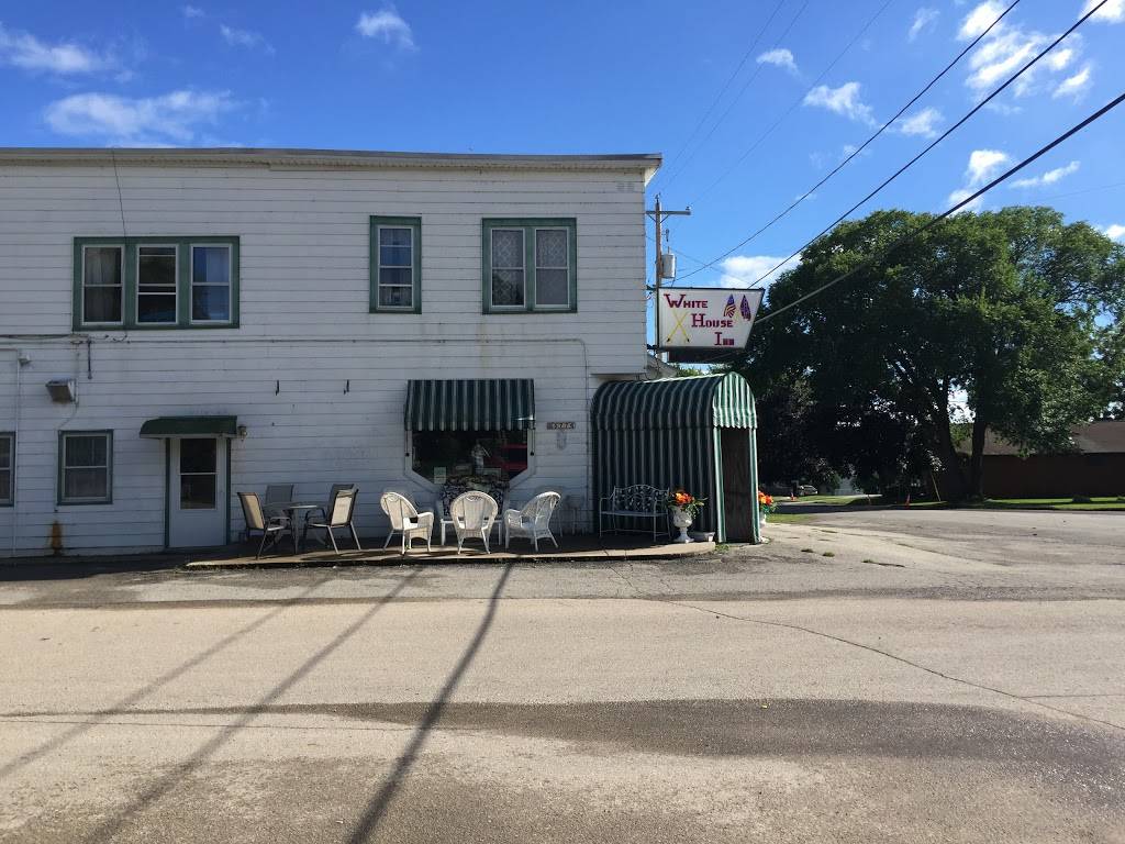 White House Inn | restaurant | 5776 Main St, Butte Des Morts, WI 54927, USA | 9205827211 OR +1 920-582-7211