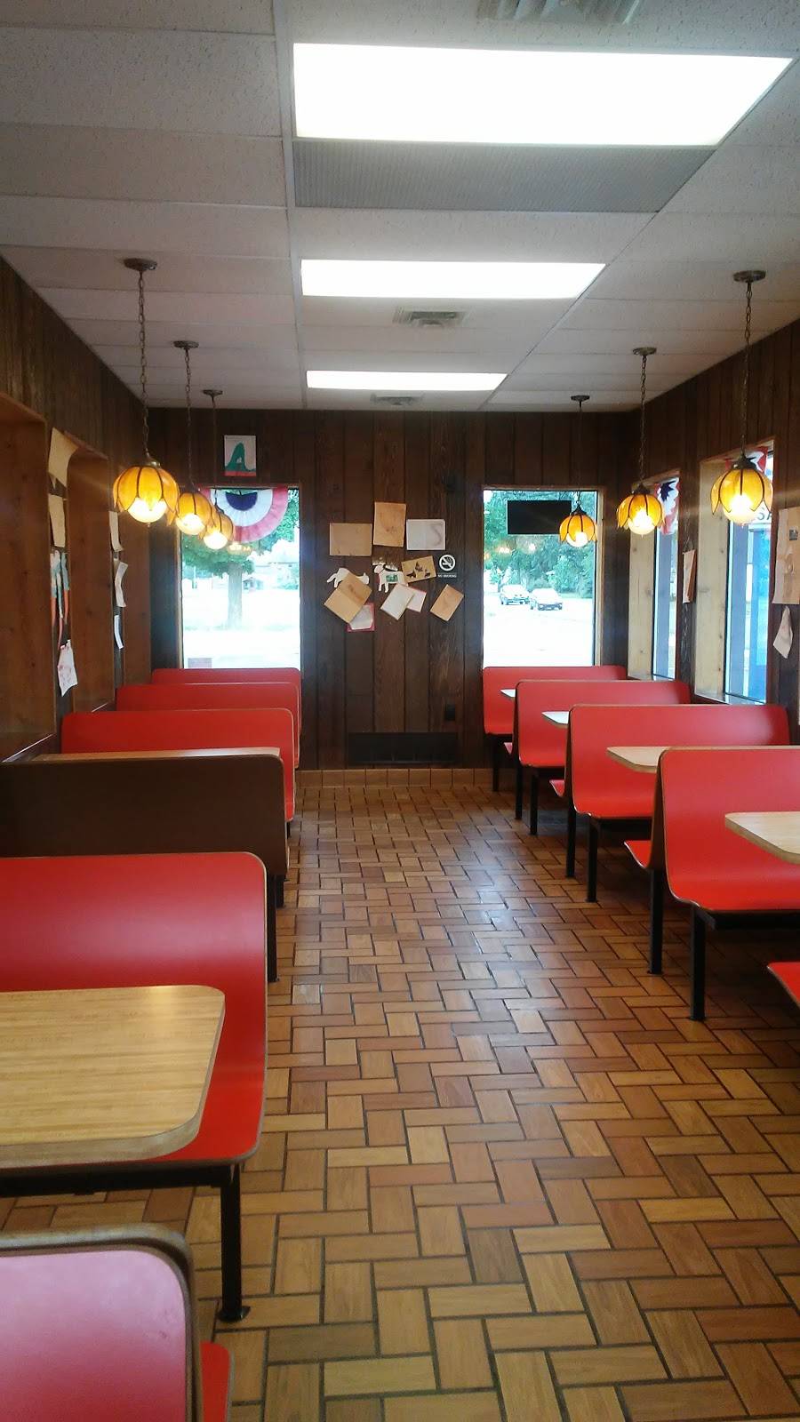 Leones Frosty Treat | restaurant | 424 W Fourteenth St, Traverse City, MI 49684, USA | 2312765148 OR +1 231-276-5148