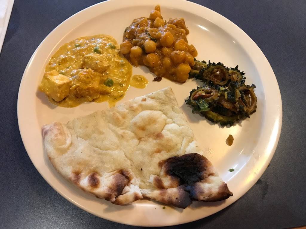 Kurrys Restaurant | restaurant | 24361 Halsted Rd, Farmington Hills, MI 48335, USA | 2488262014 OR +1 248-826-2014