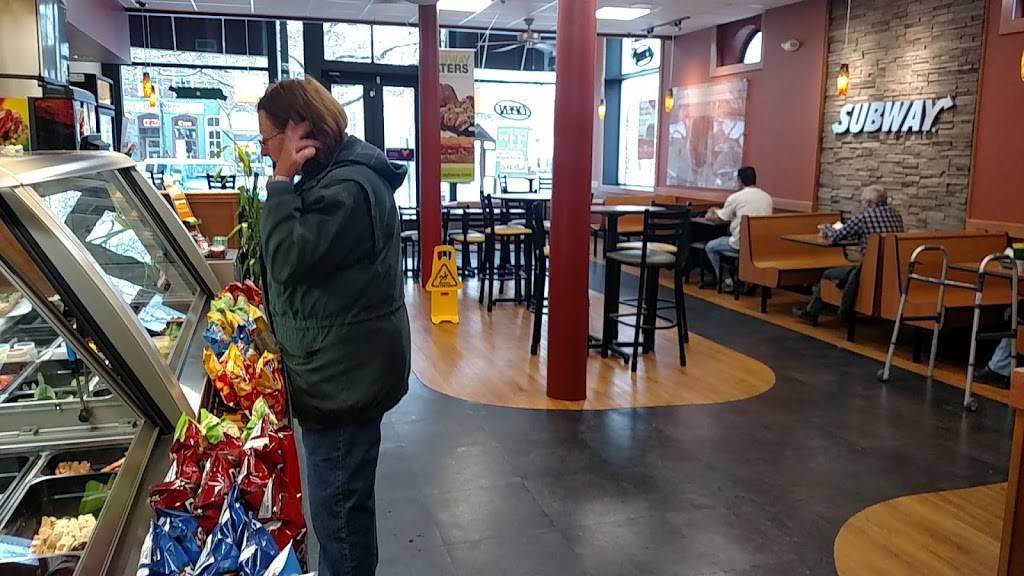 Subway | restaurant | 14548 N Cheshire St, Burton, OH 44021, USA | 4406823018 OR +1 440-682-3018