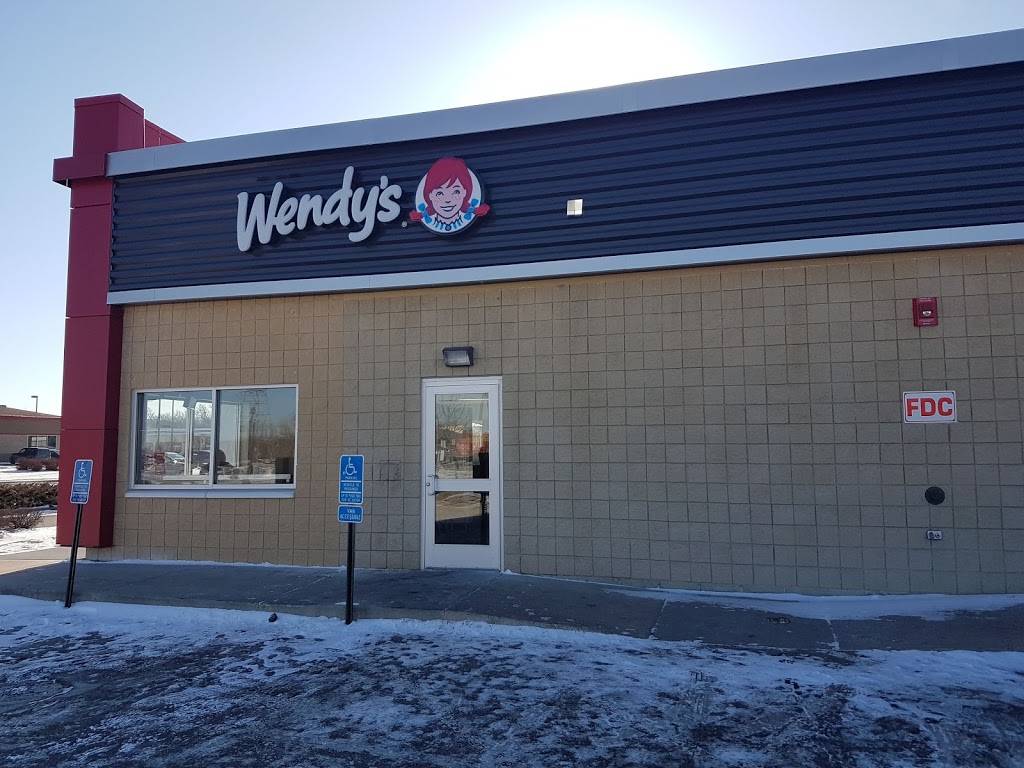 Wendys | restaurant | 8011 Old Carriage Ct, Shakopee, MN 55379, USA | 9524068252 OR +1 952-406-8252