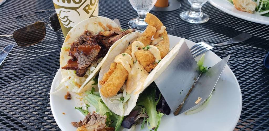 Guilford Mooring | restaurant | 505 Whitfield St, Guilford, CT 06437, USA | 2034582921 OR +1 203-458-2921