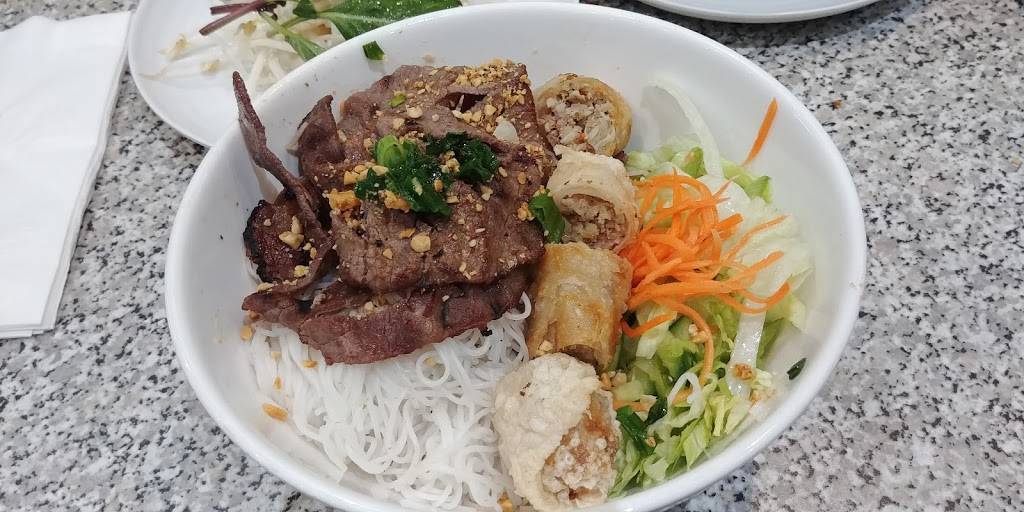 Pho Basil | restaurant | 6294 Main St, Whitchurch-Stouffville, ON L4A 1G8, Canada | 9056406565 OR +1 905-640-6565