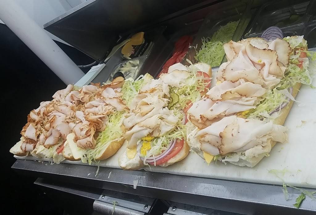 Cape Fear Deli and Grill | restaurant | 3360 Village Dr, Fayetteville, NC 28304, USA | 9103239742 OR +1 910-323-9742