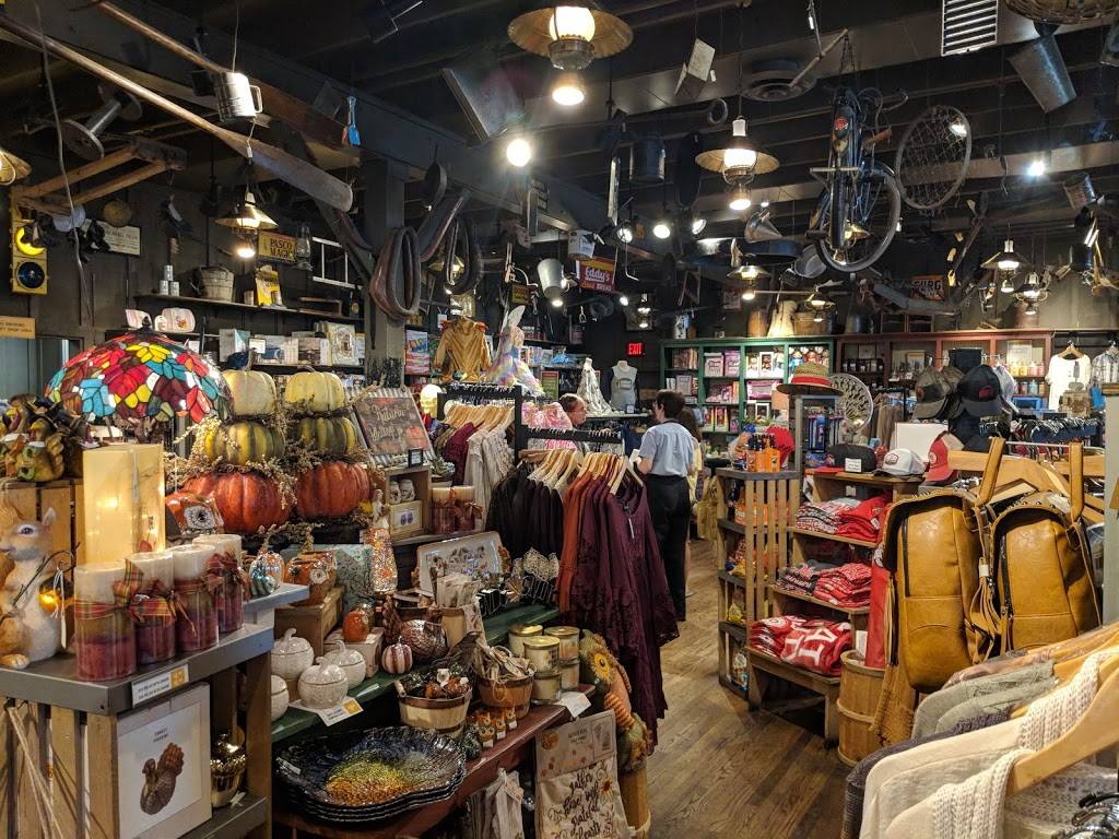 Cracker Barrel Old Country Store | restaurant | 5600 Patriot Blvd, Youngstown, OH 44515, USA | 3306527227 OR +1 330-652-7227