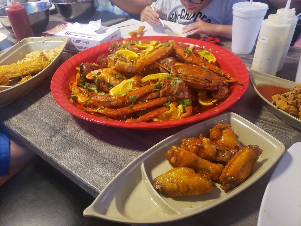 Houston Crawfish & Seafood | restaurant | 13192 Veterans Memorial Dr, Houston, TX 77014, USA | 8324463488 OR +1 832-446-3488