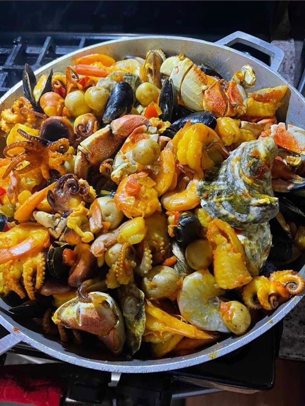 Haina Seafood | restaurant | 2 S Broadway local 2, Lawrence, MA 01843, USA | 3475467003 OR +1 347-546-7003