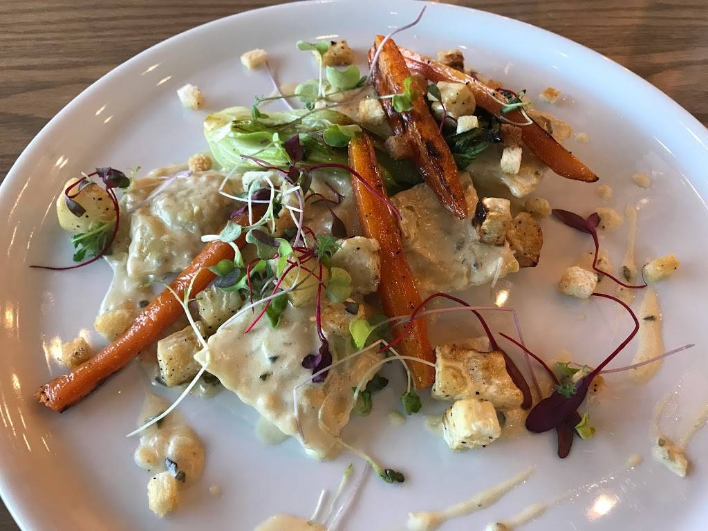 Le Greg Bistro & Bar | restaurant | 325 Avenue de Venise O, Venise-en-Québec, QC J0J 2K0, Canada | 4503901538 OR +1 450-390-1538