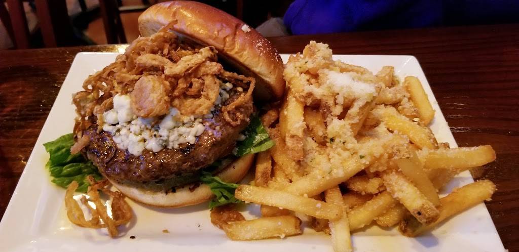 Tilted Kilt Pub and Eatery Skokie, IL | restaurant | 7070 Carpenter Rd, Skokie, IL 60077, USA | 8476737070 OR +1 847-673-7070