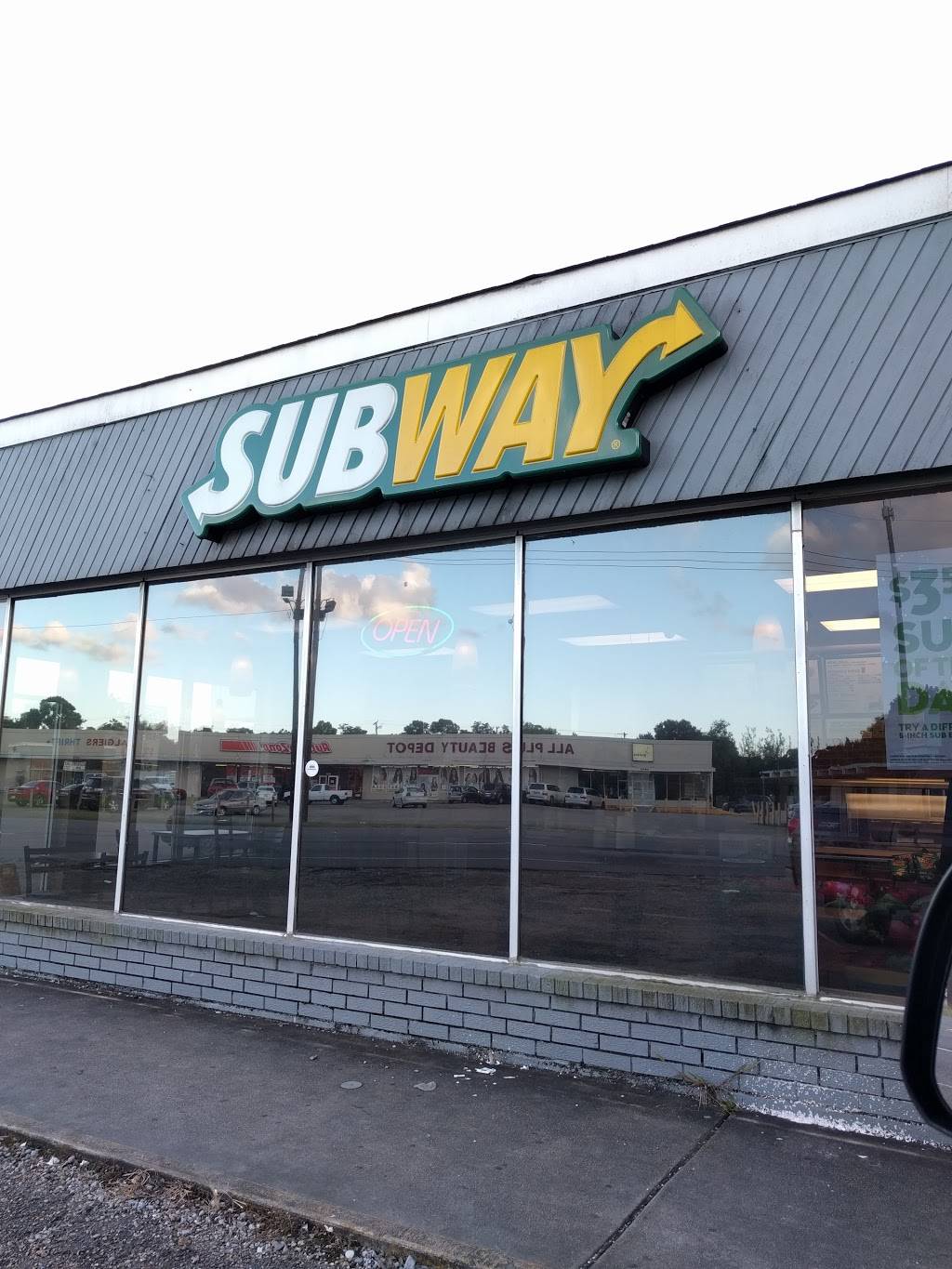 Subway | meal takeaway | 4801-F, General Meyer Ave Suite A, New Orleans, LA 70131, USA | 5042675517 OR +1 504-267-5517