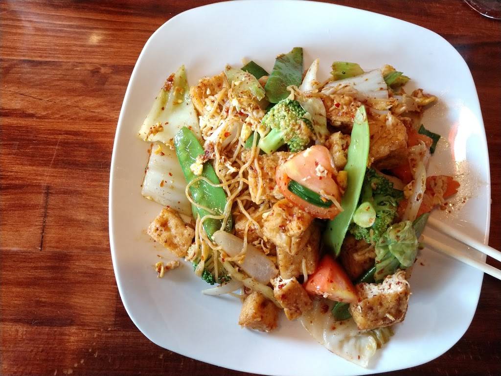 Lakewood Thai Cuisine | restaurant | 17020 Twin Lakes Ave, Marysville, WA 98271, USA | 3606520022 OR +1 360-652-0022