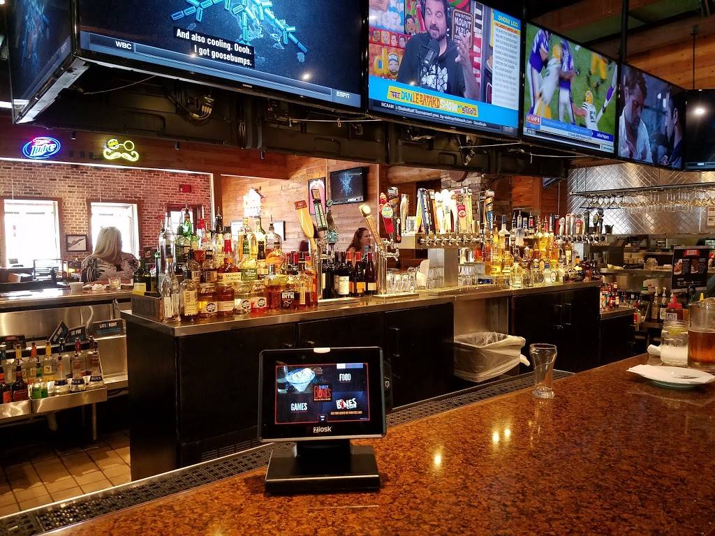 Smokey Bones Bar & Fire Grill | meal takeaway | 136 Brandon Town Center Dr, Brandon, FL 33511, USA | 8136553400 OR +1 813-655-3400