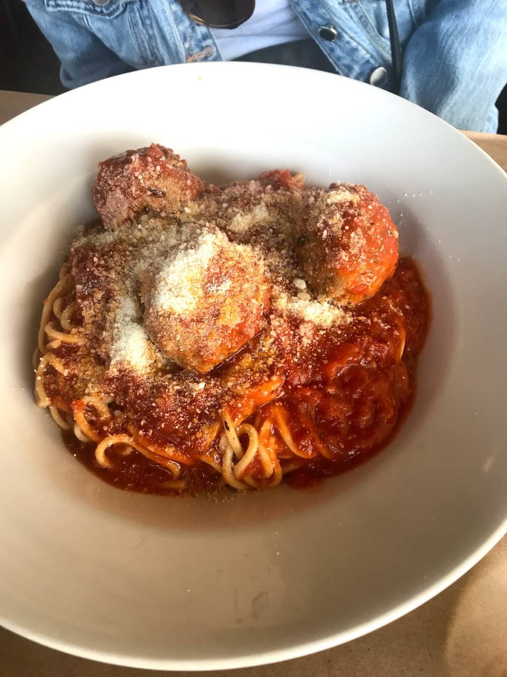 Queens Pasta Cafe | cafe | 2263 Bloor St W, Toronto, ON M6S 1N8, Canada | 4167660993 OR +1 416-766-0993