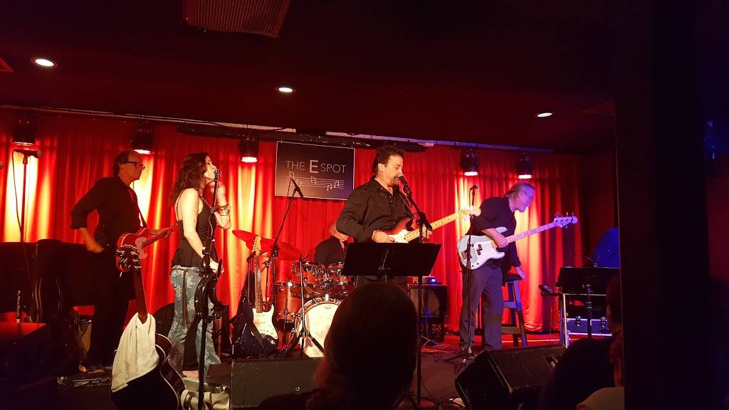 Upstairs At Vitellos Supper Club | restaurant | 4349 Tujunga Ave, North Hollywood, CA 91604, USA | 8187690905 OR +1 818-769-0905