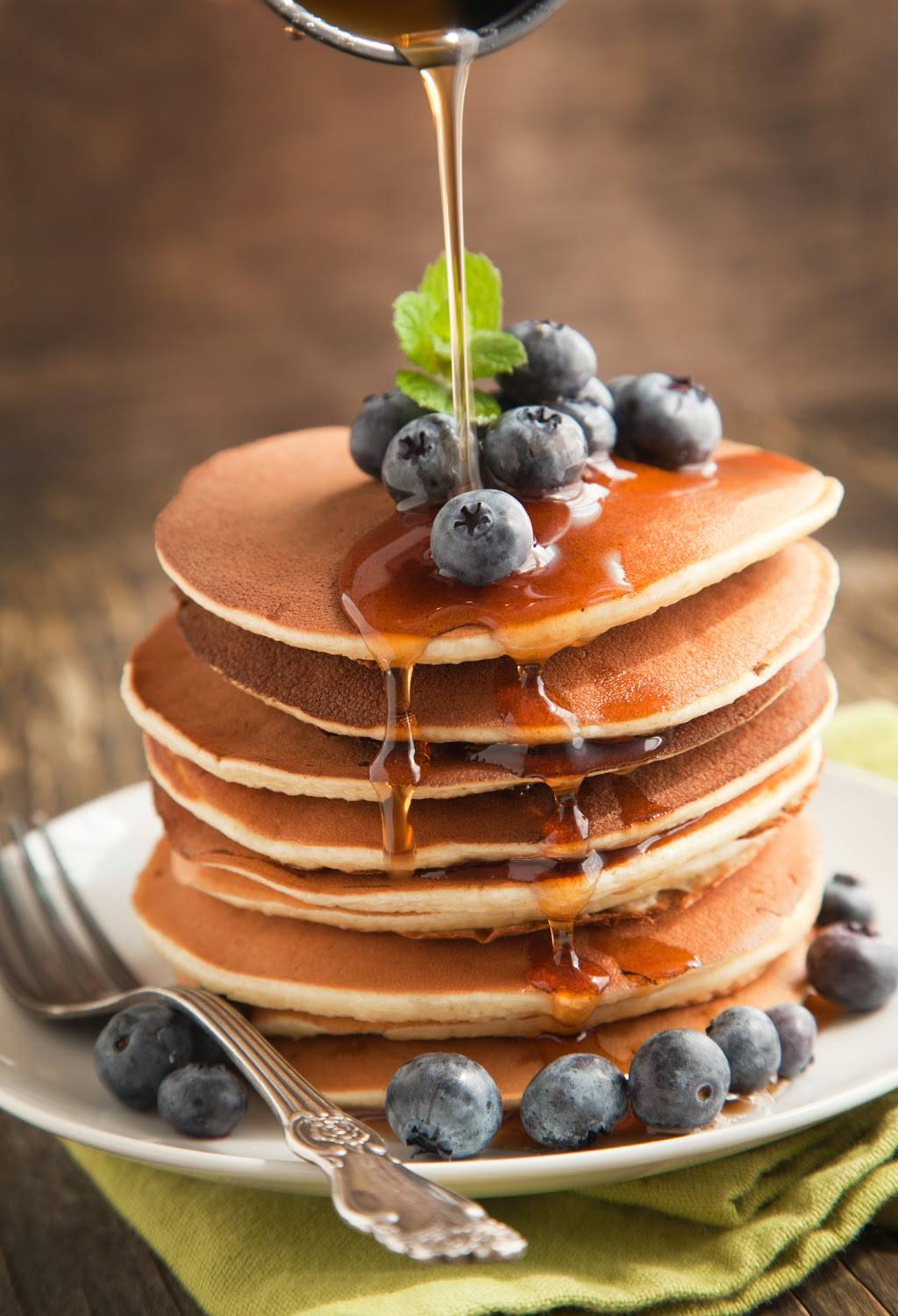 Jack n Jills Too | restaurant | 8738 W 3rd St, Los Angeles, CA 90048, USA | 3108584900 OR +1 310-858-4900