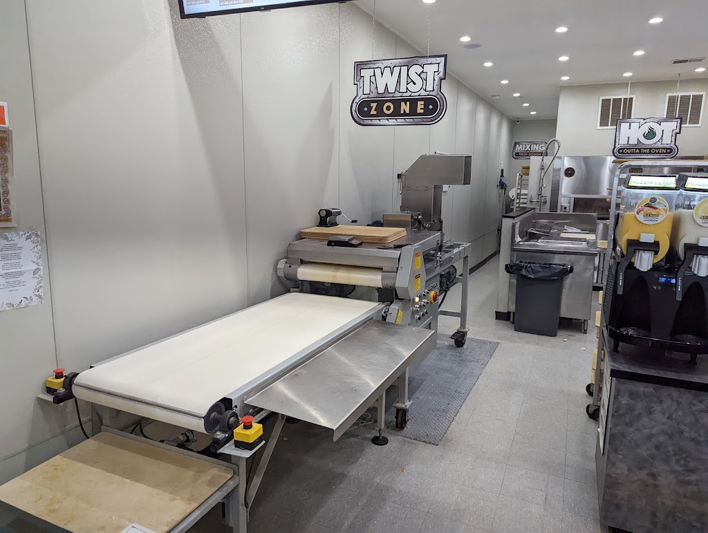 Philly Pretzel Factory | bakery | 118-14 Queens Blvd, Queens, NY 11375, USA | 7184806393 OR +1 718-480-6393