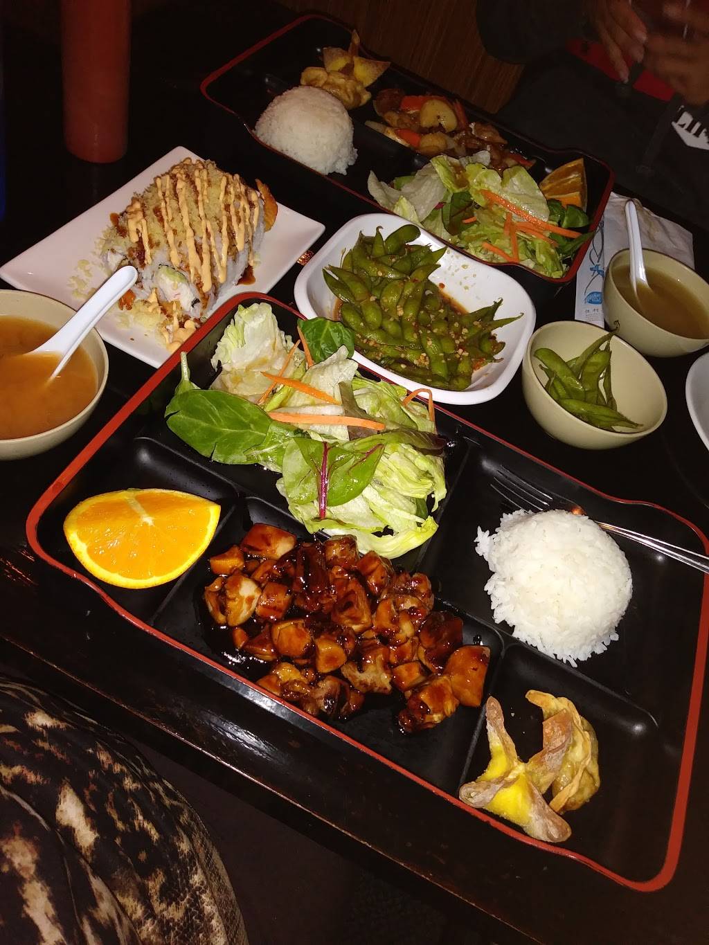 Ahi Sushi & Grill | restaurant | 2872 Fletcher Pkwy, El Cajon, CA 92020, USA | 6193371388 OR +1 619-337-1388