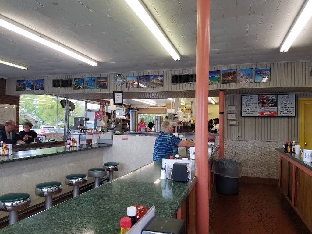 Dixie Drive In | restaurant | 600 Montague Ave, Greenwood, SC 29649, USA | 8642292312 OR +1 864-229-2312