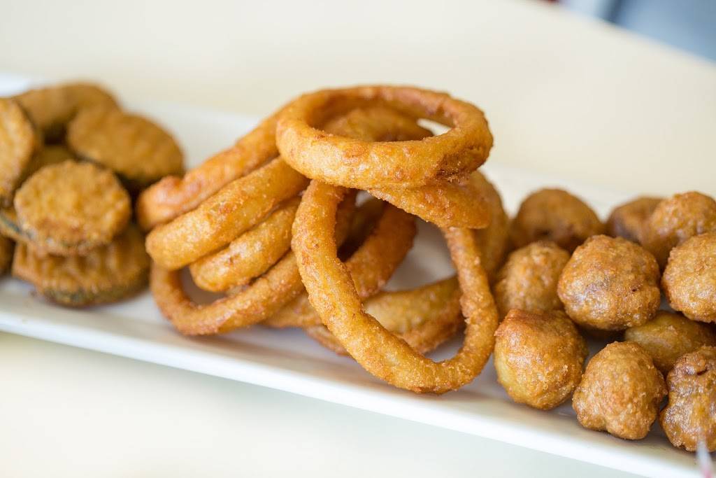 CDs Wings | restaurant | 7685 W 88th Ave, Westminster, CO 80005, USA | 3034677700 OR +1 303-467-7700