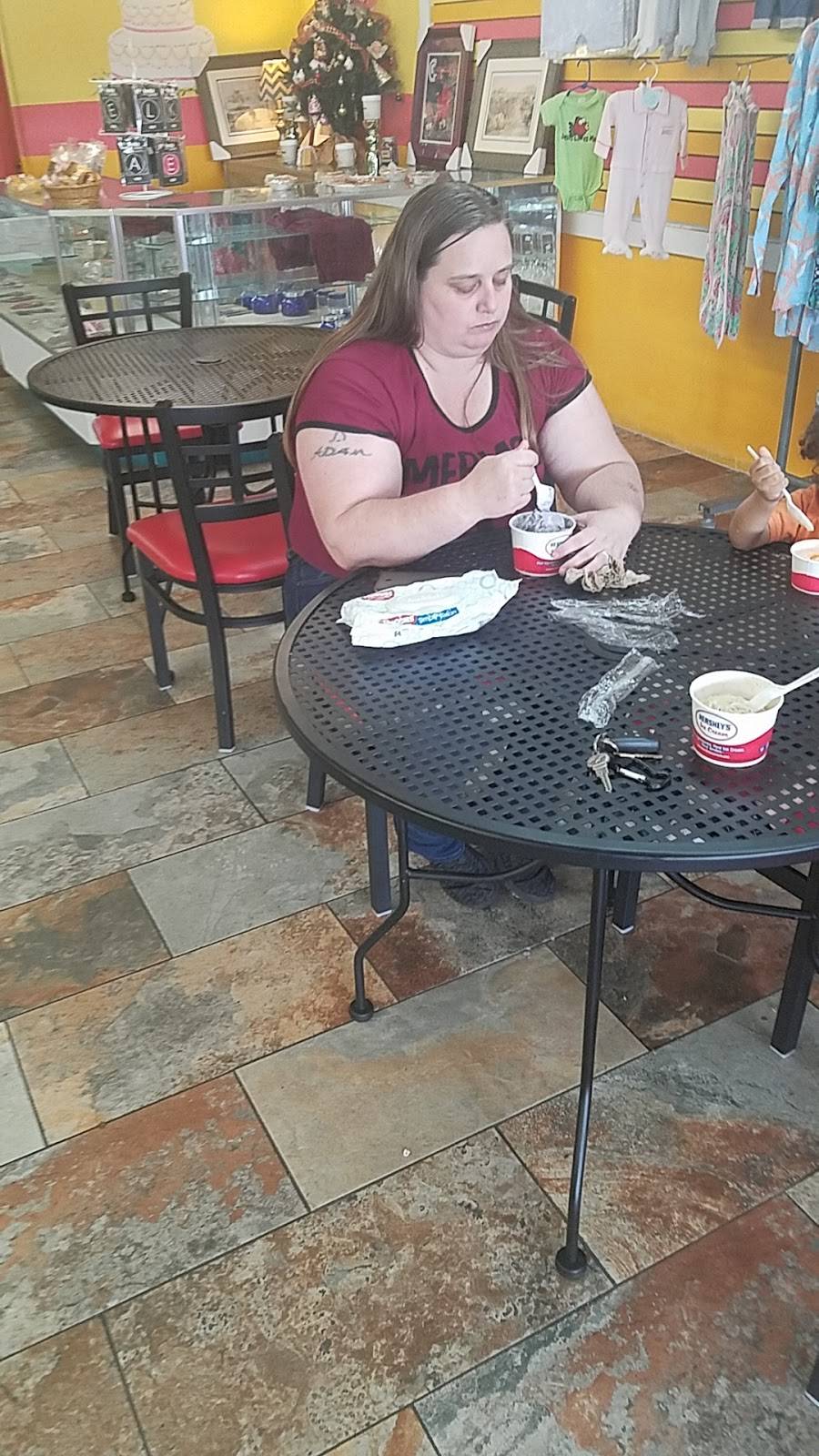 The Ice Cream Bar | restaurant | 9039 SC-6, Santee, SC 29142, USA | 8038540033 OR +1 803-854-0033