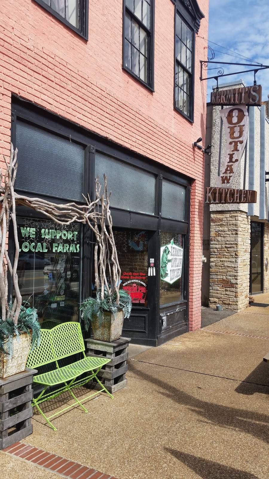 Kermits Outlaw Kitchen | restaurant | 124 Main St, Tupelo, MS 38804, USA | 6626206622 OR +1 662-620-6622