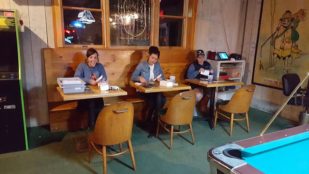 Pequot Inn | restaurant | 246 Montauk Ave, Fishers Island, NY 06390, USA | 6317887246 OR +1 631-788-7246