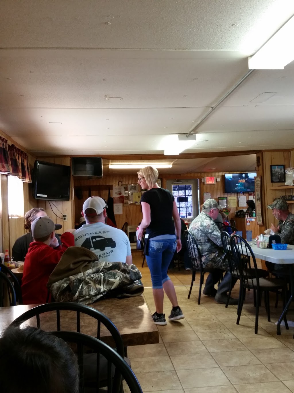 Chuck Wagon BBQ & Catering | restaurant | 702 Norris St, Fayetteville, TN 37334, USA | 9314339196 OR +1 931-433-9196