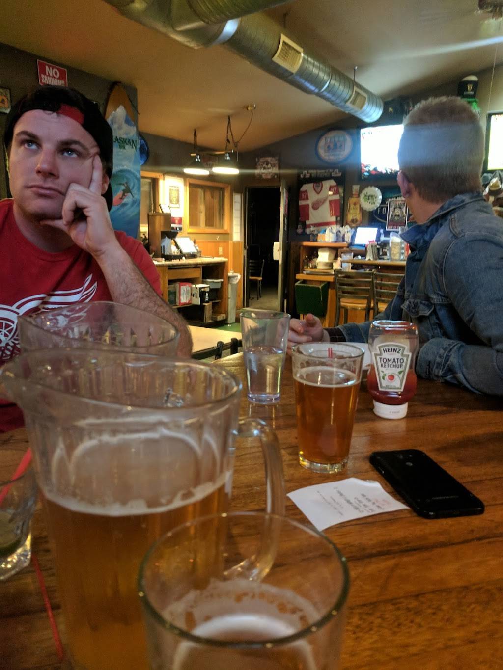 Ruggers Up & Under | restaurant | 711 W Michigan Ave, Kalamazoo, MI 49007, USA | 2693731412 OR +1 269-373-1412